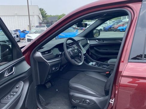 New 2025 Jeep Grand Cherokee L Altitude image 14