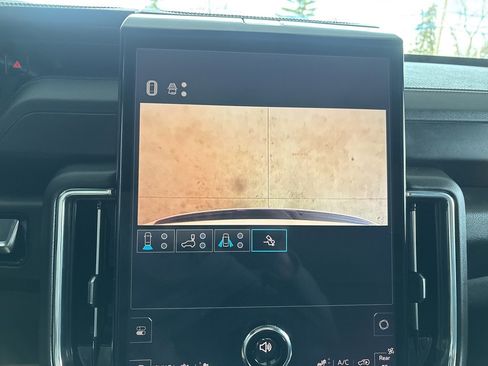 Used 2025 GMC Yukon Denali w/ Sun & Power Step Package image 24