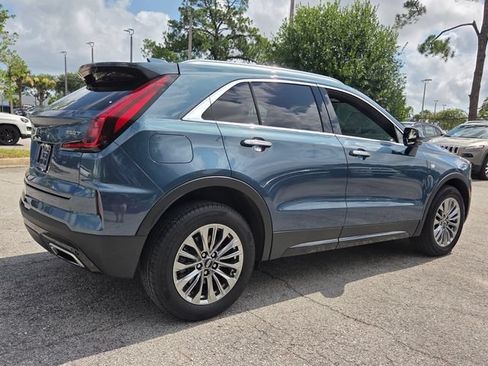 Used 2024 Cadillac XT4 Premium Luxury AWD/4WD image 7
