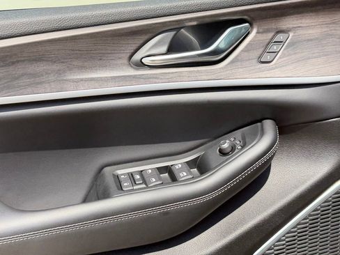 New 2026 Jeep Grand Cherokee L Limited RWD image 13