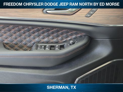 New 2025 Jeep Grand Cherokee Summit w/ Obsidian Package image 17