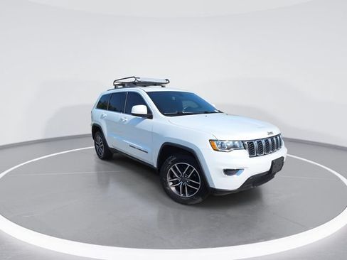 Used 2019 Jeep Grand Cherokee Laredo w/ Laredo X Package AWD/4WD image 2