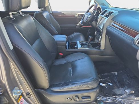Used 2016 Lexus GX 460 w/ Premium Package AWD/4WD image 12