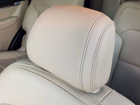 Used 2017 Ford Explorer Limited image 24