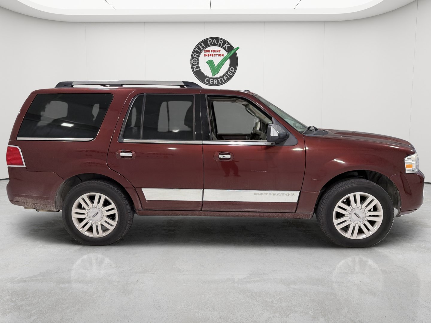 Used 2012 Lincoln Navigator 2WD image 6
