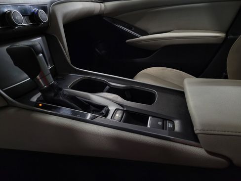 Used 2018 Honda Accord LX image 26