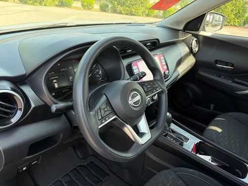 Used 2023 Nissan Kicks SV FWD image 13