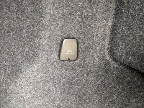 Certified 2025 Volvo XC40 B5 Ultra w/ Climate Package image 28