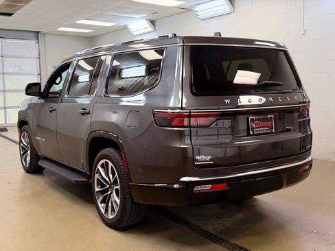 Used 2022 Jeep Wagoneer Series II w/ Premium Group I AWD/4WD image 7