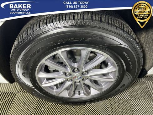 Used 2023 Buick Enclave Essence image 32