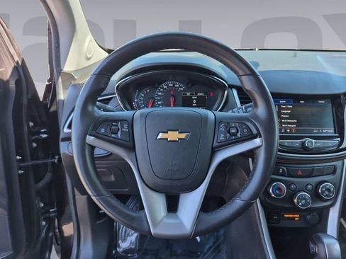 Used 2020 Chevrolet Trax LT w/ LT Convenience Package AWD/4WD image 13
