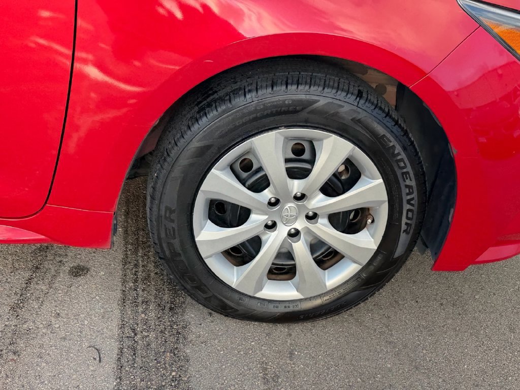 Used 2021 Toyota Corolla LE FWD image 9