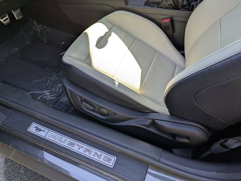 Certified 2020 Ford Mustang Coupe RWD image 14