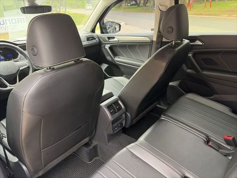 Used 2024 Volkswagen Tiguan SE FWD image 9