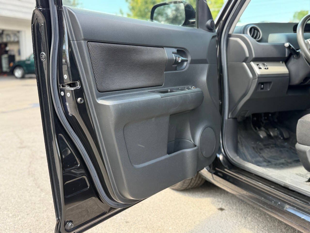 Used 2009 Scion xB FWD image 35