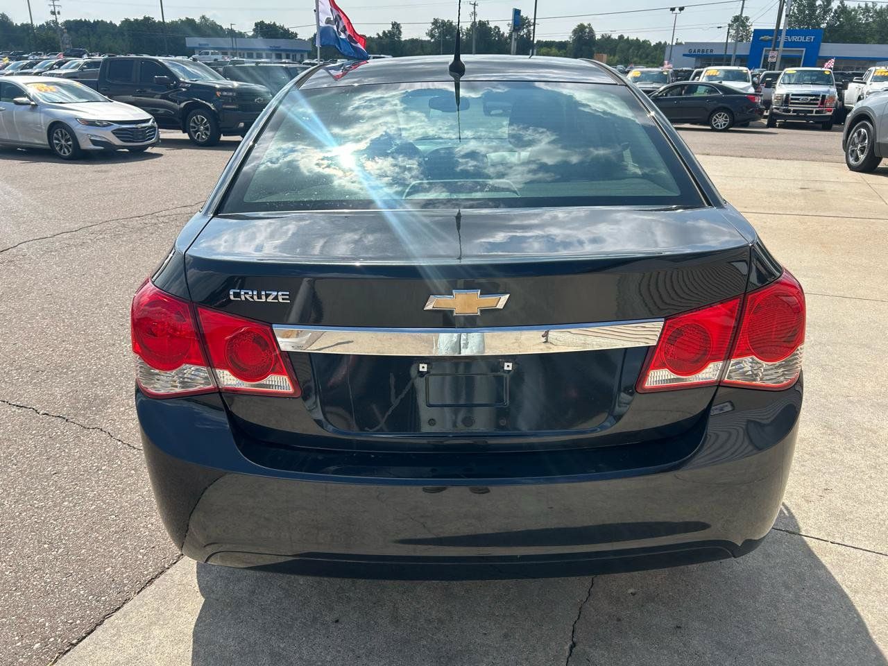 Used 2011 Chevrolet Cruze LS w/ Connectivity Package FWD image 6