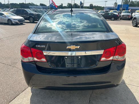 Used 2011 Chevrolet Cruze LS w/ Connectivity Package FWD image 6