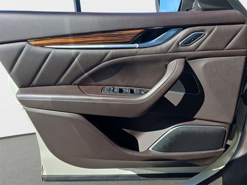 Used 2020 Maserati Levante GranLusso image 30