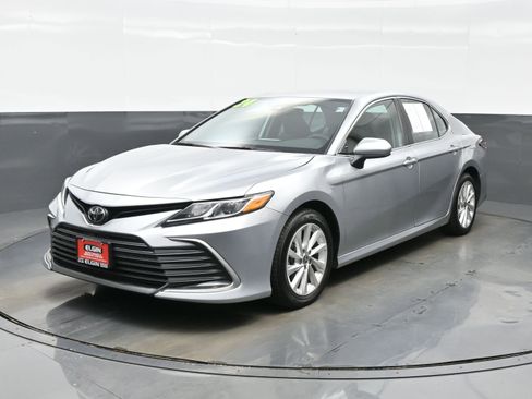 Used 2024 Toyota Camry LE FWD image 2
