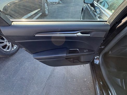 Used 2019 Ford Fusion Titanium image 13