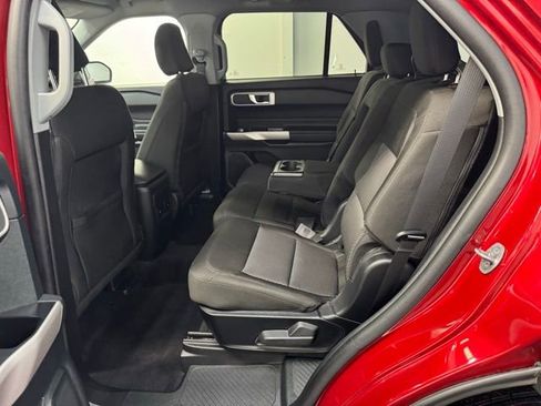 Used 2024 Ford Explorer XLT image 31