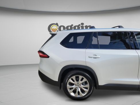 Used 2026 Toyota Grand Highlander AWD Hybrid image 31