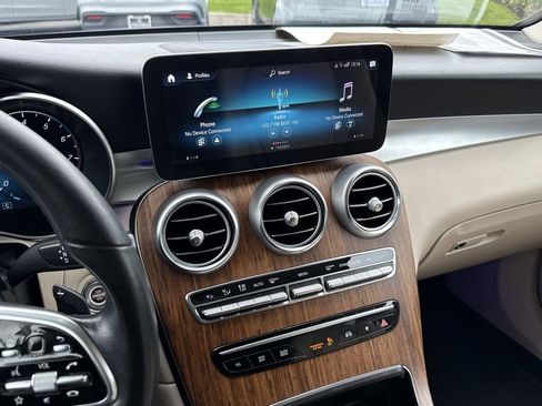 Used 2022 Mercedes-Benz GLC 300 w/ Premium Package Lite image 21