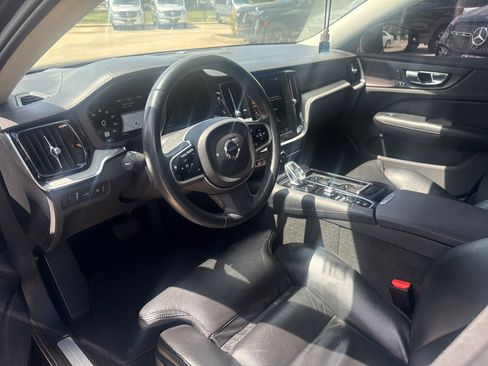 Used 2021 Volvo S60 T8 Inscription image 9