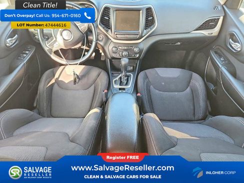 Used 2015 Jeep Cherokee Latitude image 11