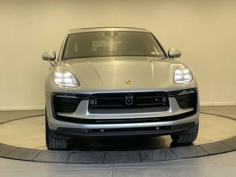Used 2025 Porsche Macan image 10