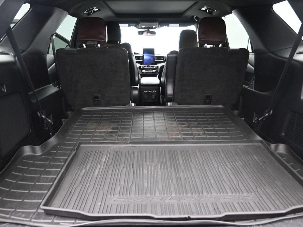 Used 2021 Ford Explorer Platinum w/ Equipment Group 601A AWD/4WD image 26