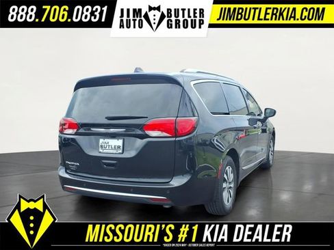 Used 2020 Chrysler Pacifica Touring-L Plus FWD image 26