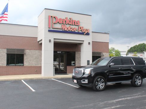 Used 2018 GMC Yukon Denali w/ Open Road Package AWD/4WD image 40