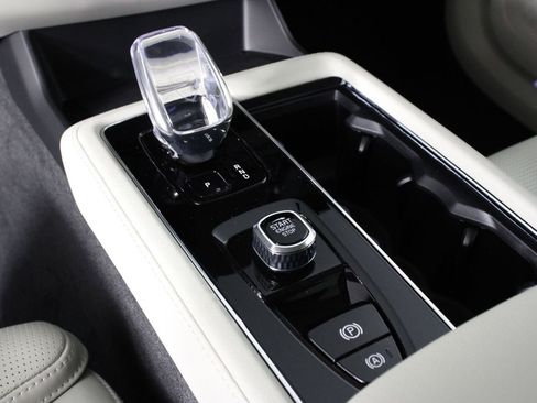 New 2026 Volvo XC90 T8 Ultra w/ Protection Package Premier image 7