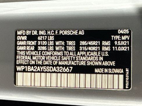 Certified 2025 Porsche Cayenne Coupe image 25