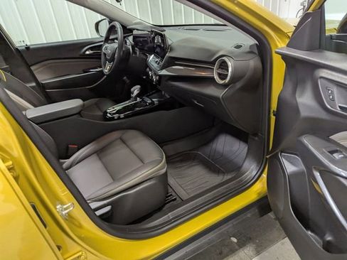 Used 2024 Chevrolet Trax ACTIV w/ Sunroof Package image 27