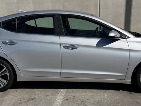 Used 2017 Hyundai Elantra Limited image 3