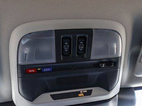 Used 2024 Subaru Crosstrek 2.0i Premium image 25