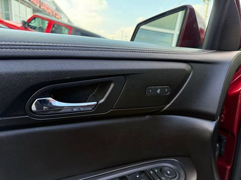 Used 2017 Chevrolet Traverse LT image 47