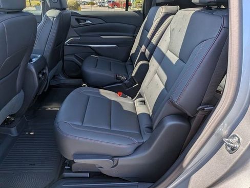 New 2026 Chevrolet Traverse Z71 w/ LPO, Floor Liner Package AWD/4WD image 29