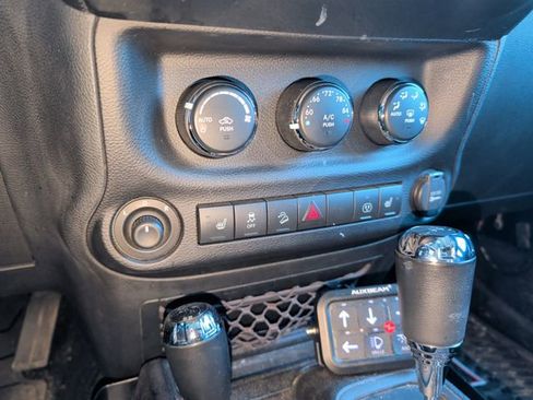 Used 2013 Jeep Wrangler Unlimited Rubicon w/ Connectivity Group image 21