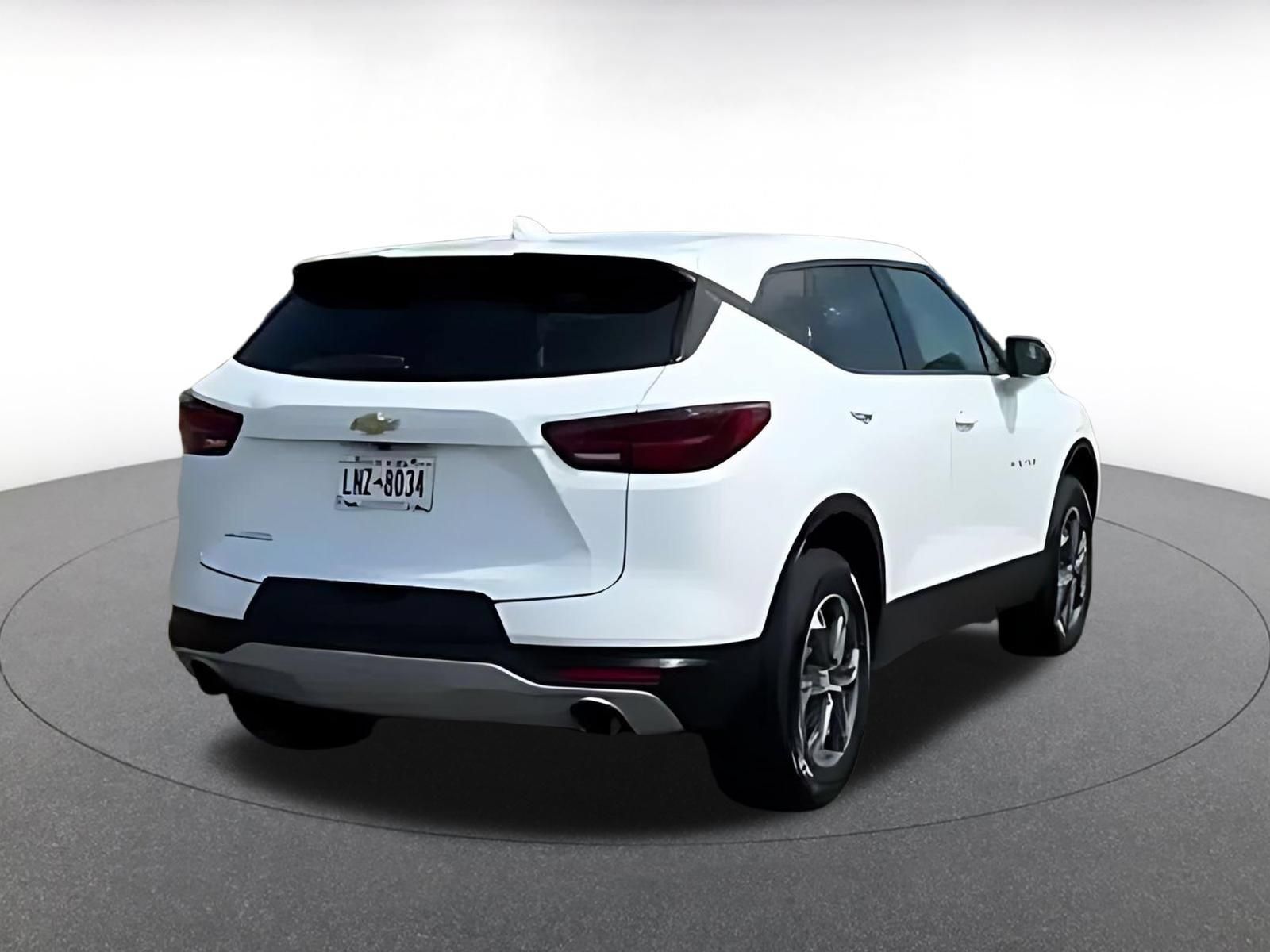 Used 2025 Chevrolet Blazer LT FWD image 13
