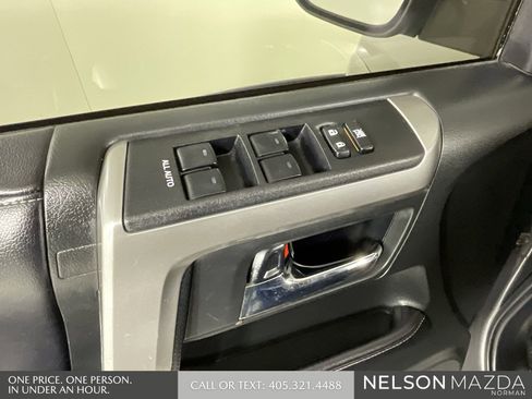 Used 2018 Toyota 4Runner SR5 Premium image 17