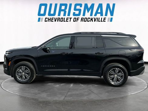 Used 2024 Chevrolet Traverse LT image 3