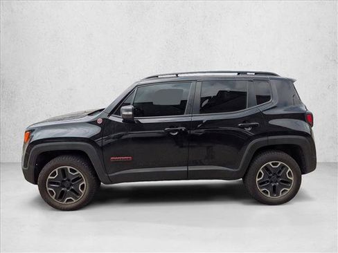 Used 2016 Jeep Renegade Trailhawk w/ Premium Trailhawk Package AWD/4WD image 8