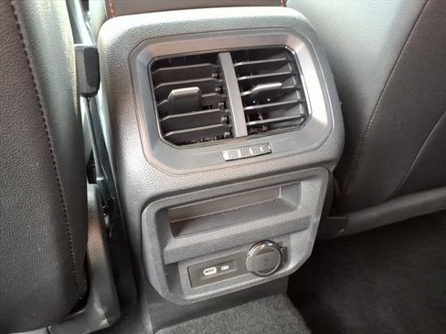 Used 2024 Volkswagen Tiguan Wolfsburg Edition image 33