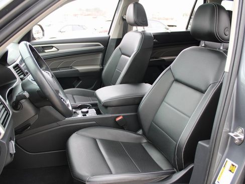 Used 2022 Volkswagen Atlas SEL R-Line image 7