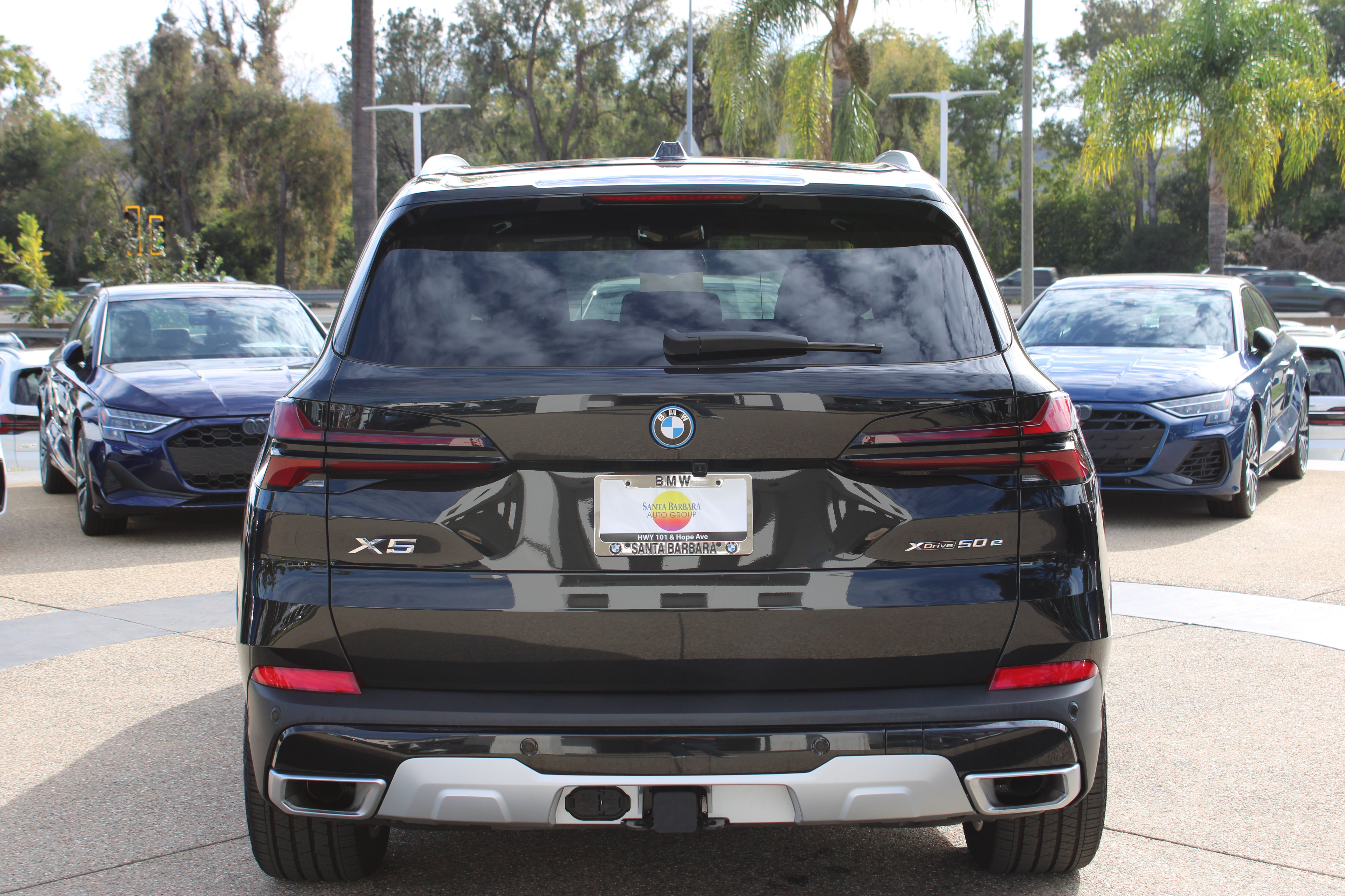 Used 2026 BMW X5 xDrive50e w/ Parking Assistance Package AWD/4WD image 4