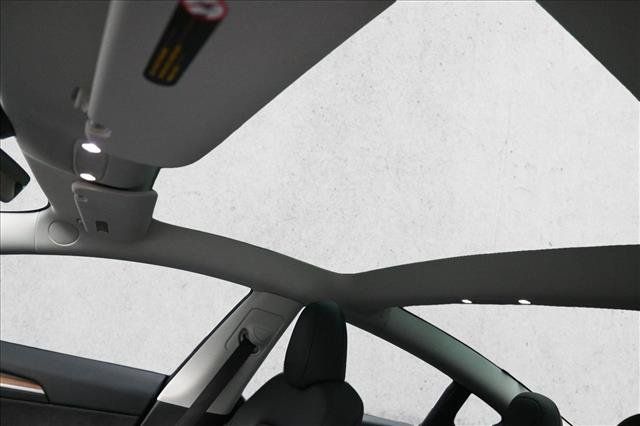 Used 2023 Tesla Model 3 Standard Range RWD image 10