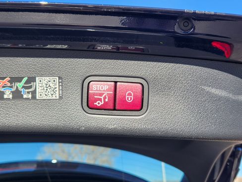 Used 2024 Mercedes-Benz GLC 300 4MATIC image 22